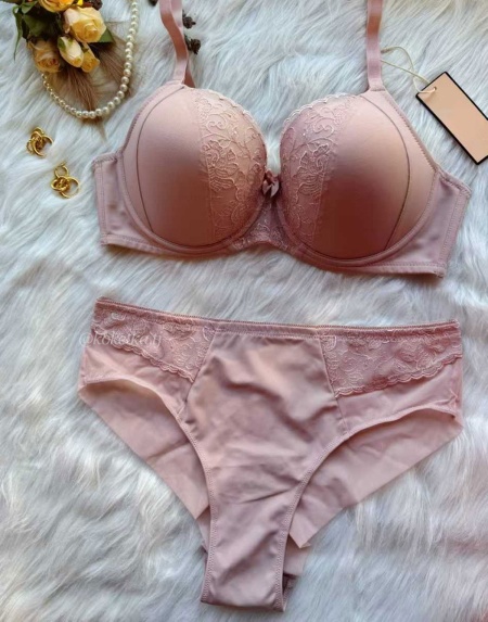 Бюстгальтер с трусиками