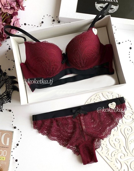 Бюстгальтер с трусиками бразилиана
