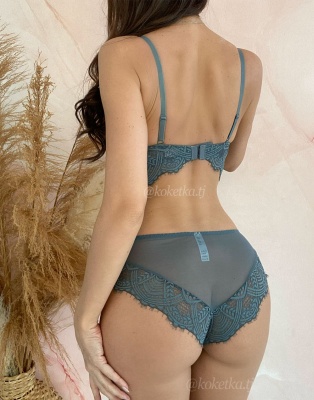 Бюстгальтер с трусиками (пуш-ап)