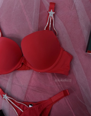 Бюстгальтер с трусиками под Victoria’s Secret