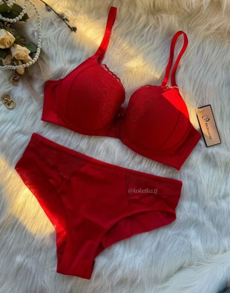 Бюстгальтер с трусиками