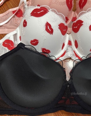 Бюстгальтер с трусиками (пуш-ап)