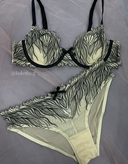 Бюстгальтер с трусиками слип