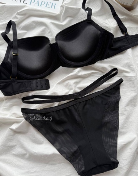 Бюстгальтер с трусиками (пуш-ап)
