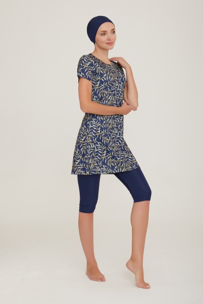 Модный купальник с короткими лосинами