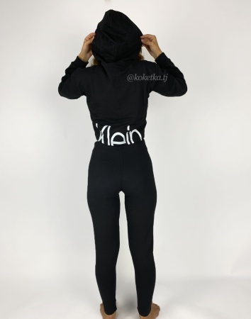 Спортивные лосины и топ Calvin Klein
