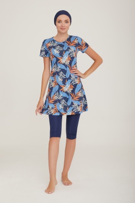 Модный купальник с короткими лосинами