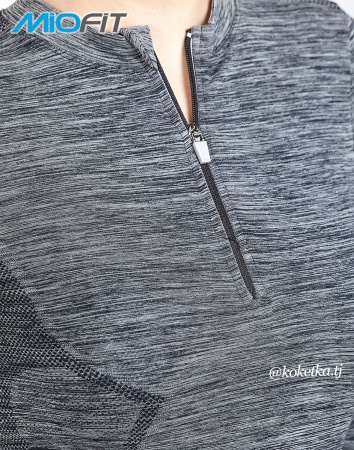 Спортивный лонгслив 