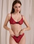Бюстгальтер с трусиками стринг