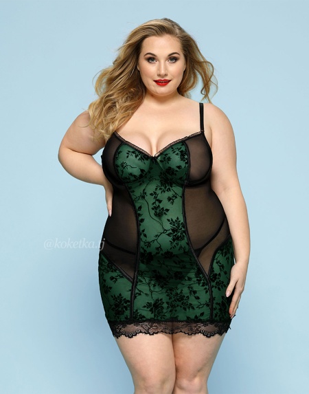 Нежная сорочка с трусиками стринг (Plus Size)