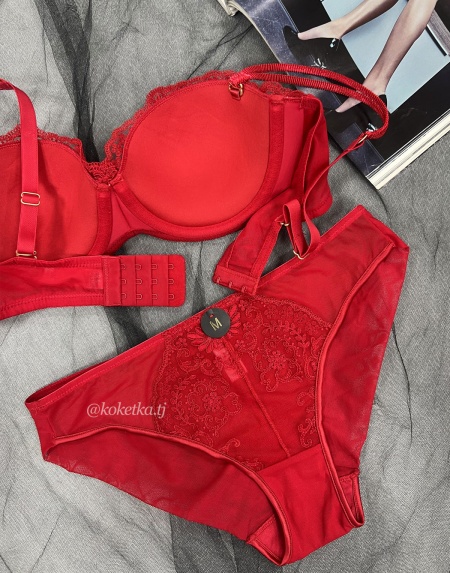 Бюстгальтер с трусиками слип