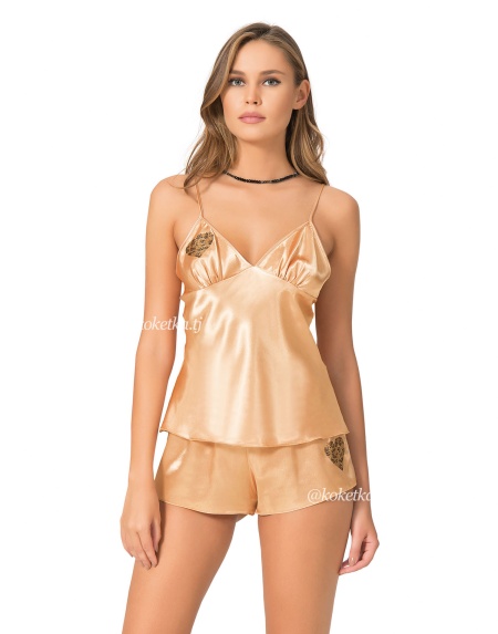 Топ с шортиками