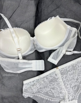 Бюстгальтер с трусиками (пуш-ап)