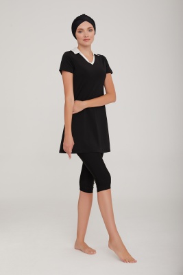 Модный купальник с короткими лосинами